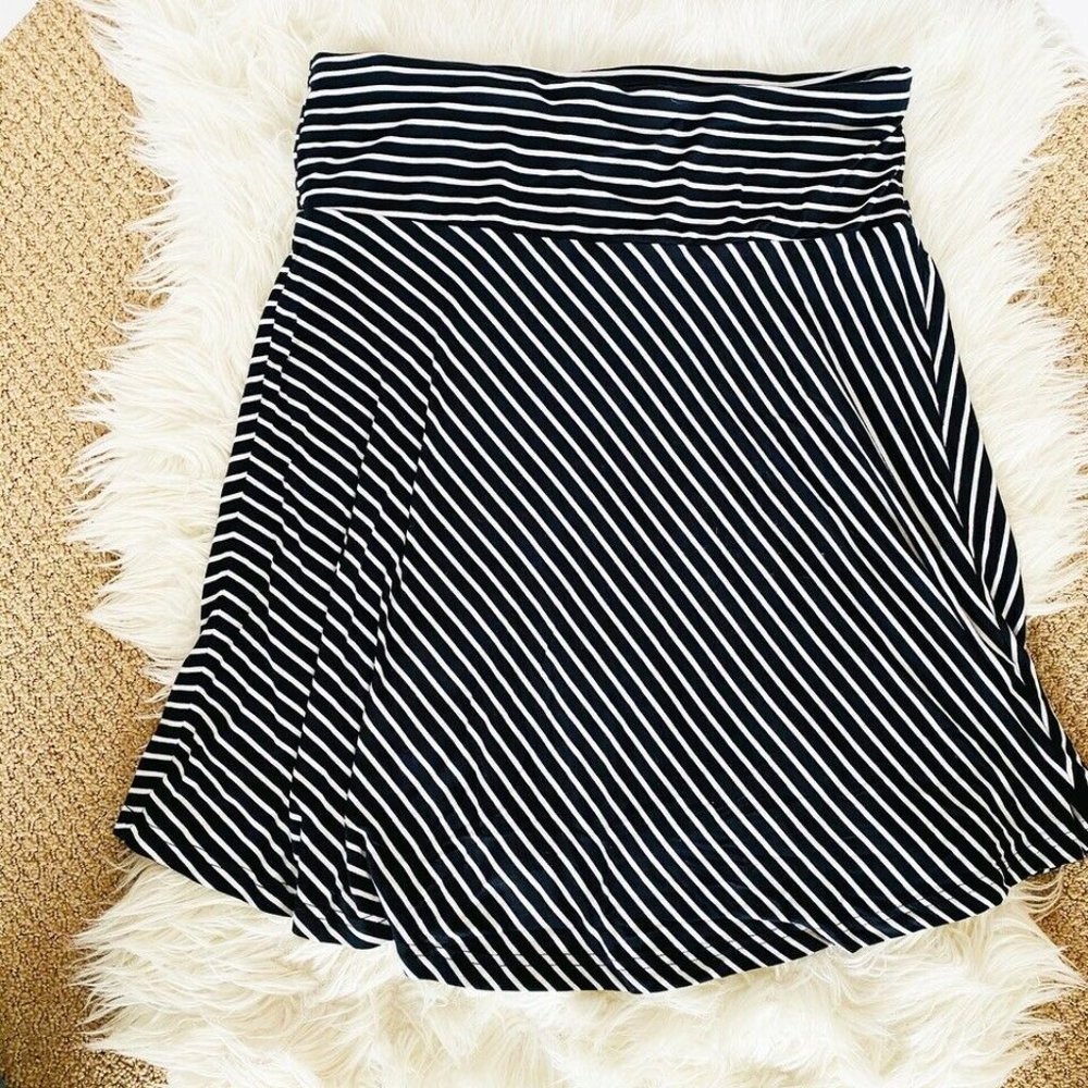 H&M Knitted Women's A-Line Skirt Black And White